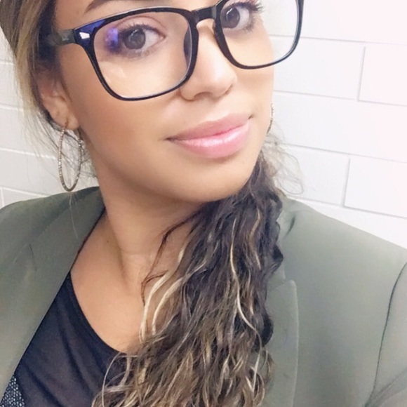 Meet your Posher, Faby - Picture 5 of 5